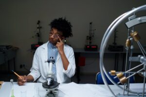 lab student doing research